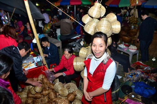 Aller au marché Viêng pour solliciter la chance - ảnh 3